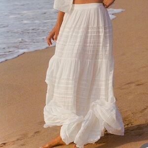 Teodora Maxi skirt white size L